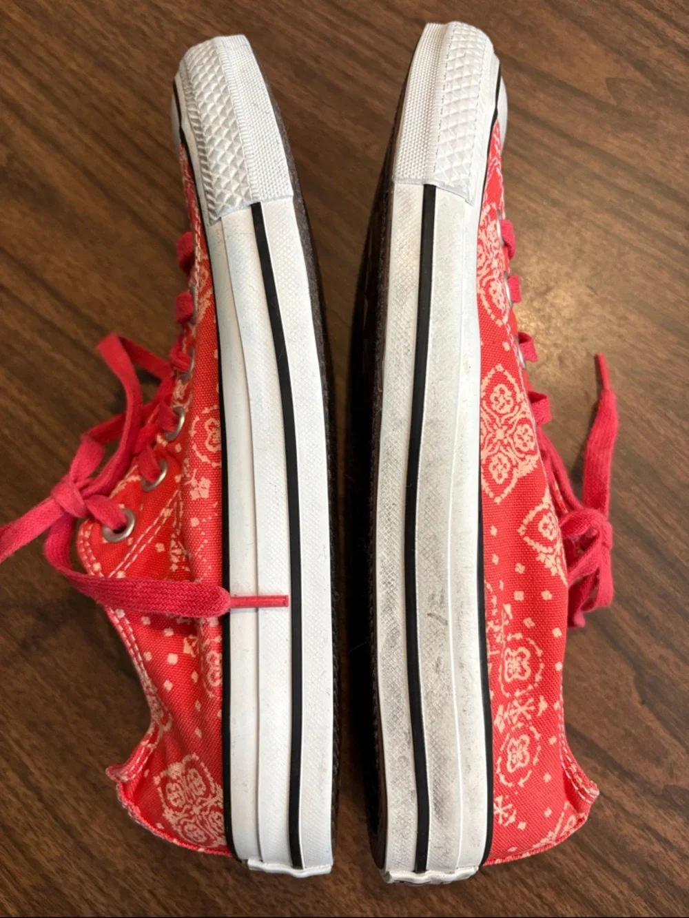 Converse Size 7 Coral Red Bandana Print Low Top Sneakers All Stars - Picture 5 of 7